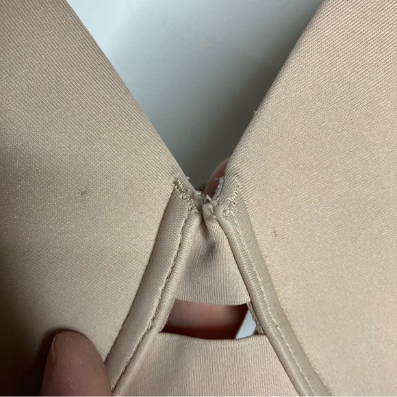 Warners‎ nude underwire bra size 40C - Picture 2 of 6